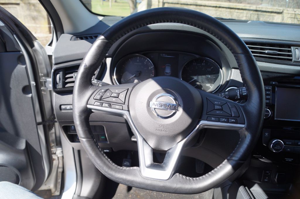 2017 Nissan Rogue Image 19