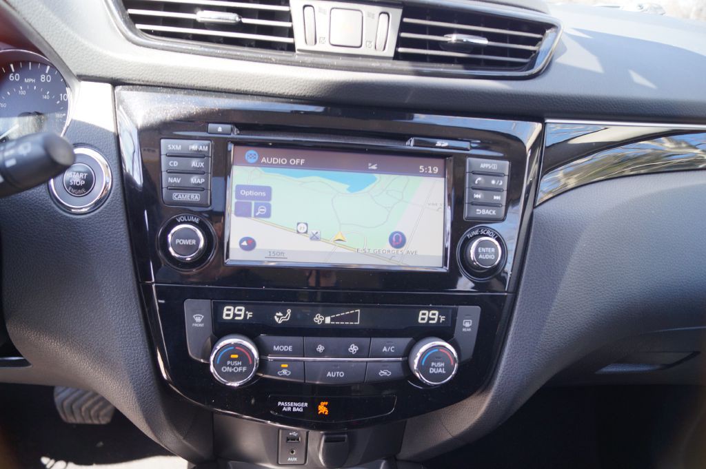 2017 Nissan Rogue Image 21