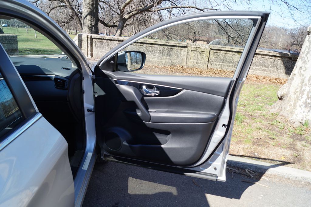 2017 Nissan Rogue Image 23