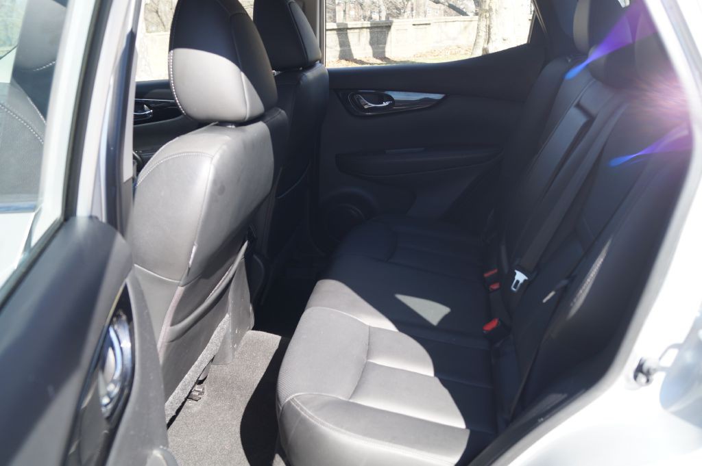 2017 Nissan Rogue Image 26