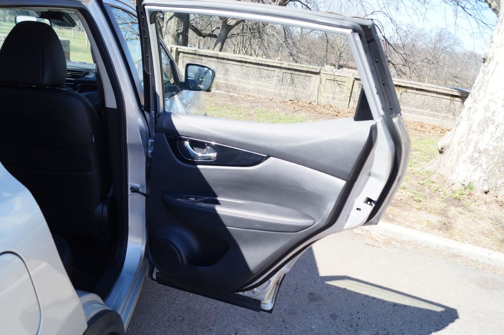 2017 Nissan Rogue Image 27