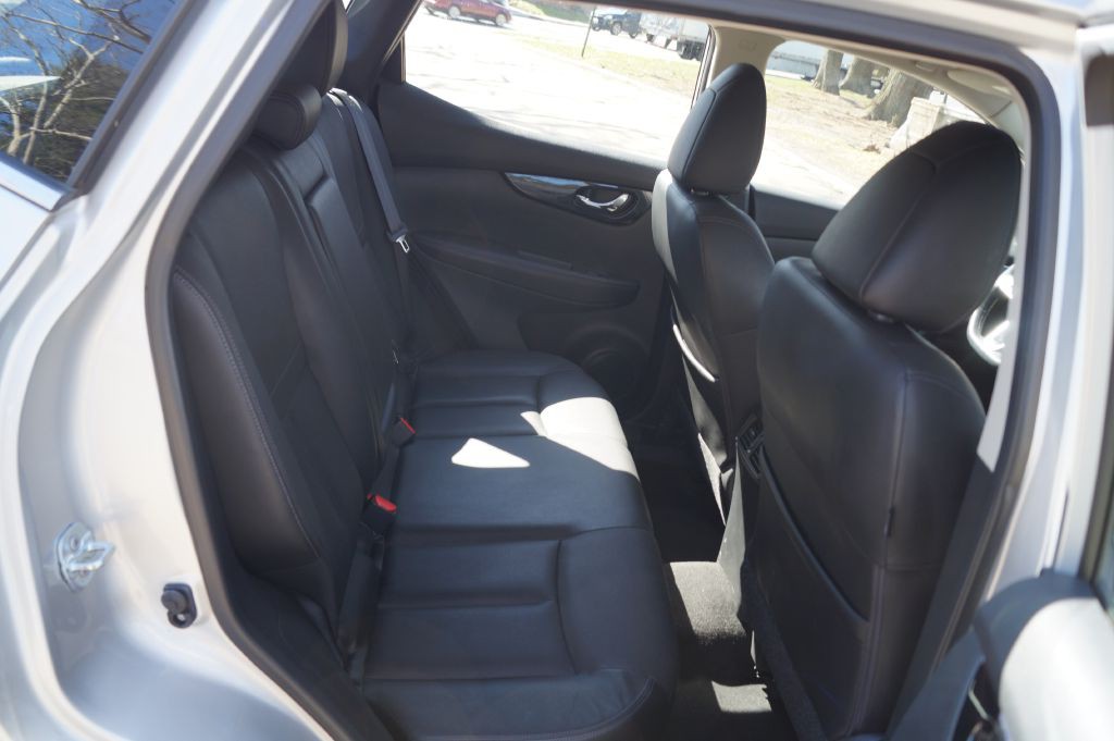 2017 Nissan Rogue Image 28