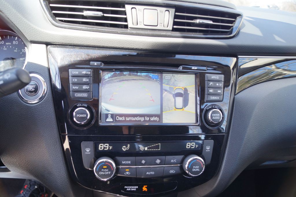 2017 Nissan Rogue Image 32