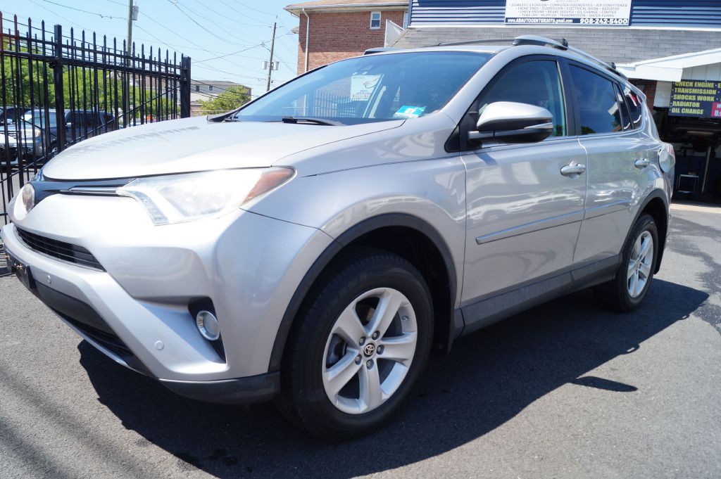 2016 Toyota Rav4 Image 2