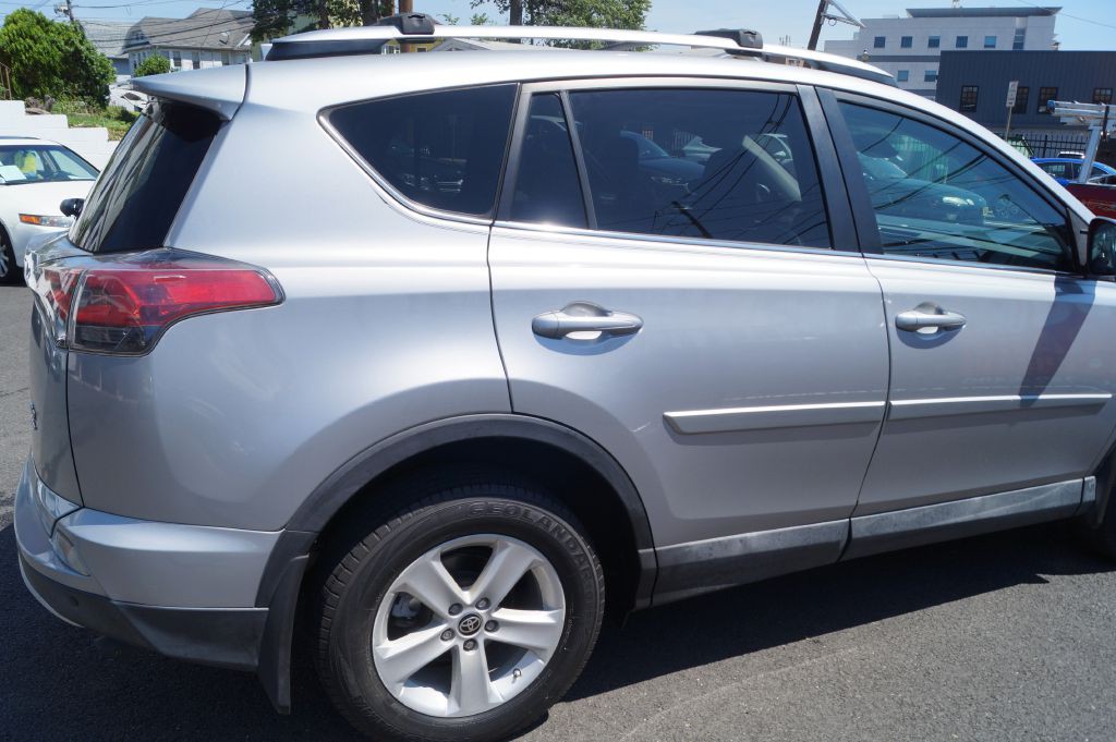 2016 Toyota Rav4 Image 9