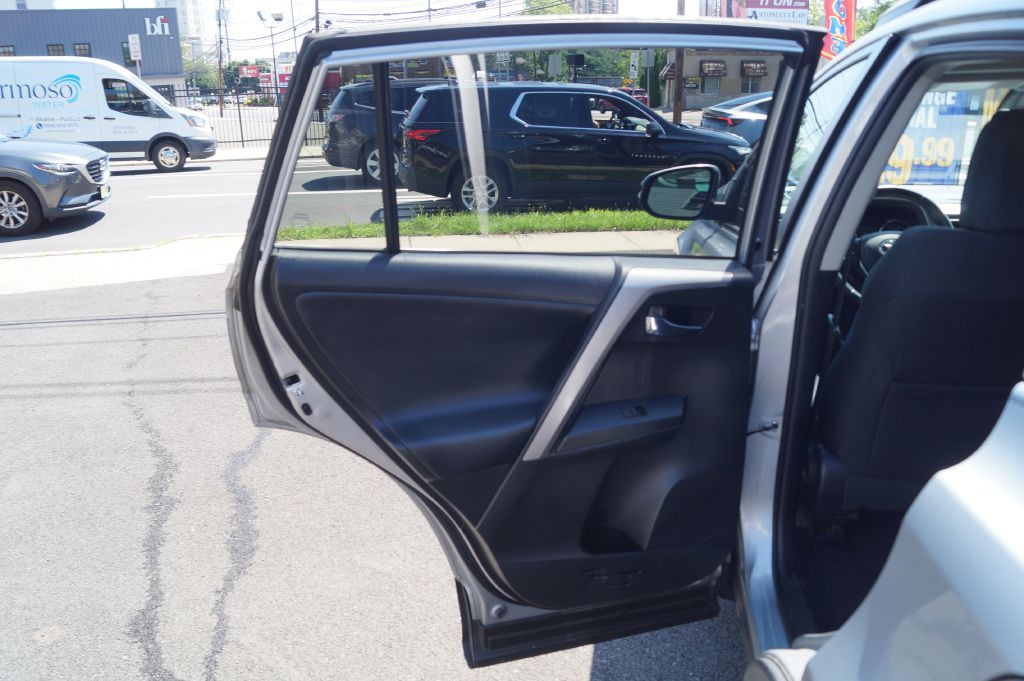 2016 Toyota Rav4 Image 22