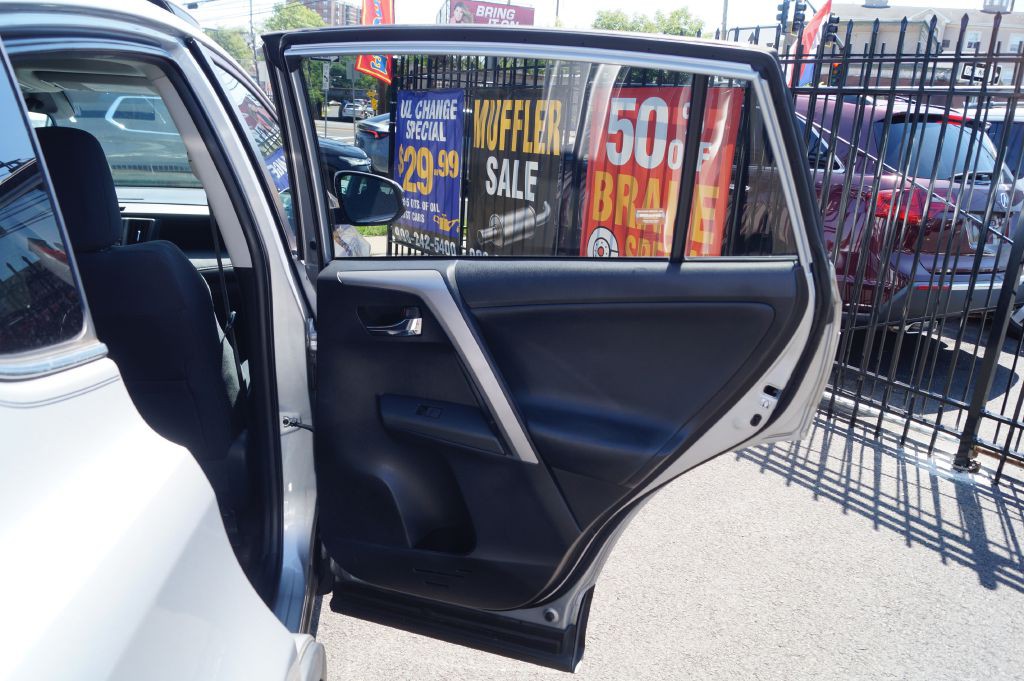 2016 Toyota Rav4 Image 24
