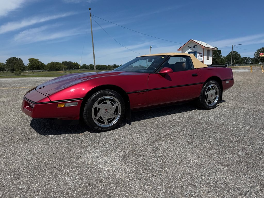 1989 Chevrolet Corvette Image 2