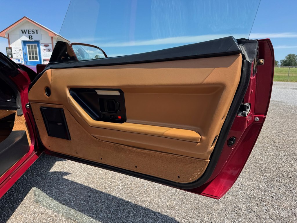 1989 Chevrolet Corvette Image 11