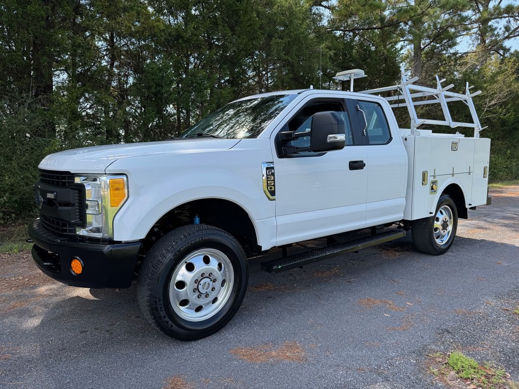2017 Ford F-350 Image 2
