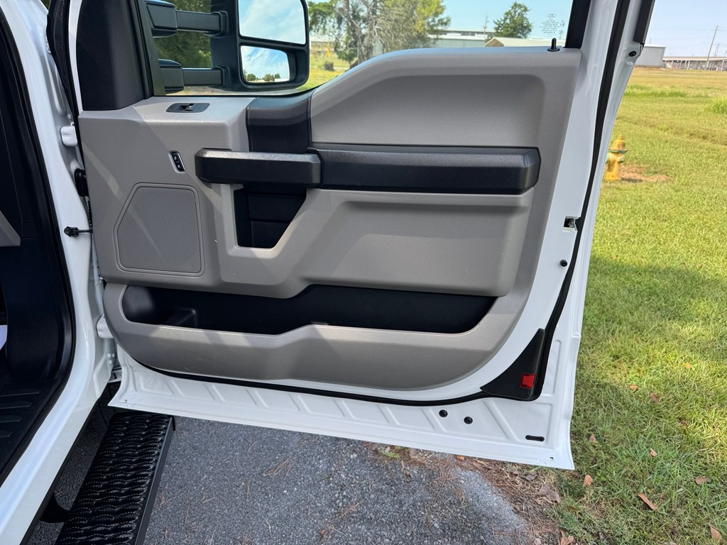 2017 Ford F-350 Image 16
