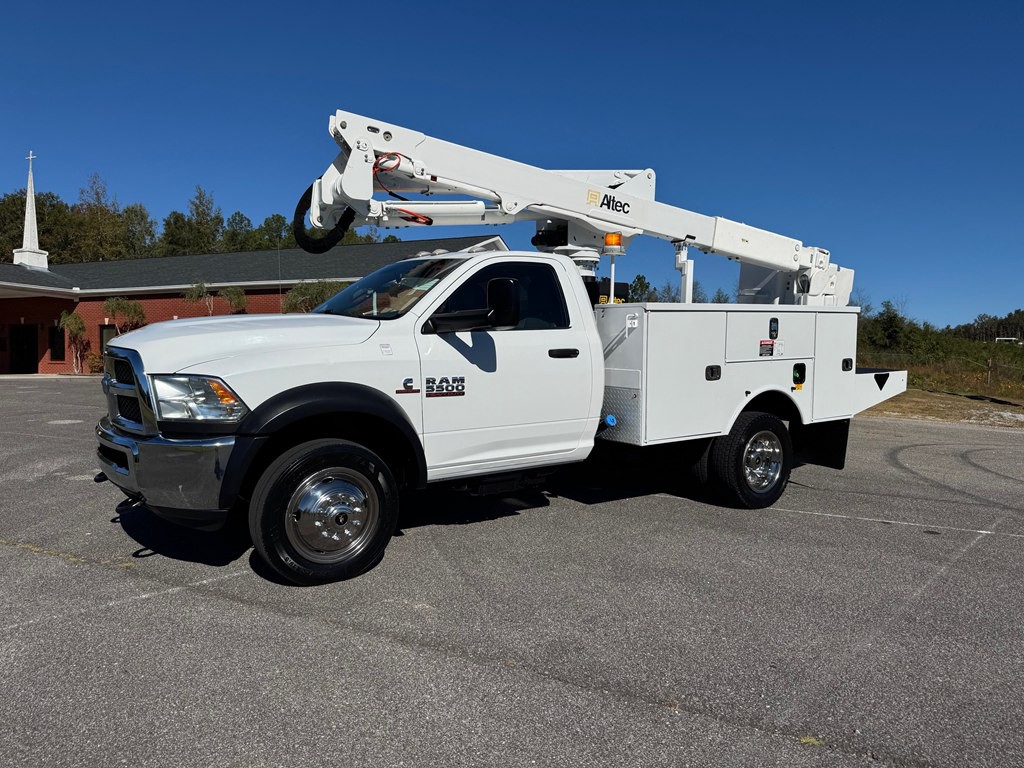 2016 RAM 5500 Image 2
