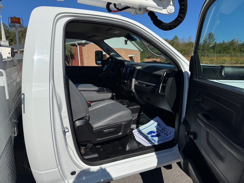 2016 RAM 5500 Image 9