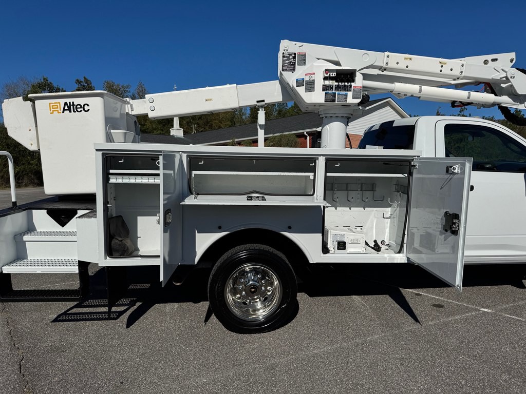 2016 RAM 5500 Image 24