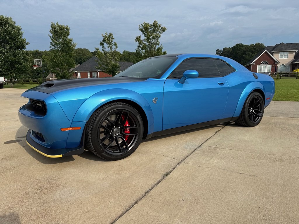 2023 Dodge Challenger Image 1