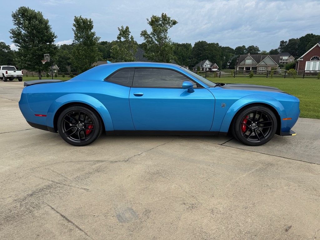 2023 Dodge Challenger Image 2