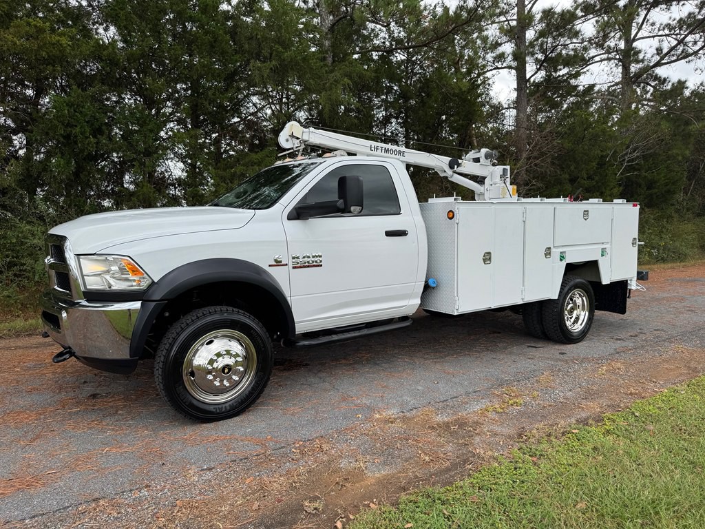 2018 RAM 5500 Image 2