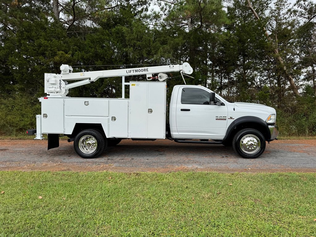 2018 RAM 5500 Image 3