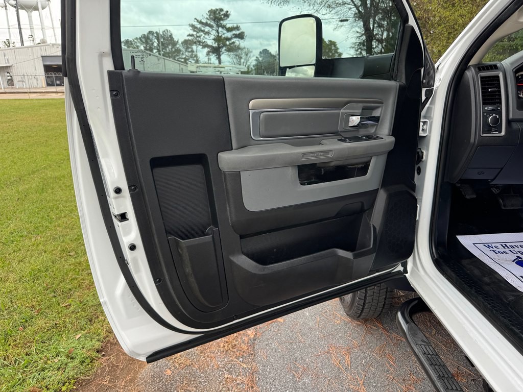 2018 RAM 5500 Image 10