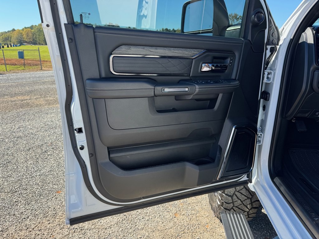 2025 RAM 3500 Image 11