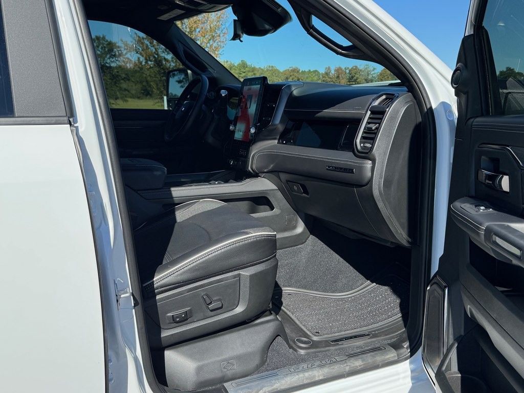 2025 RAM 3500 Image 21