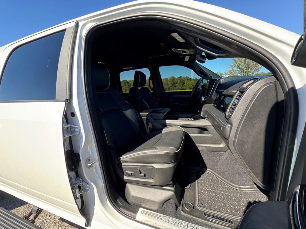 2025 RAM 3500 Image 22