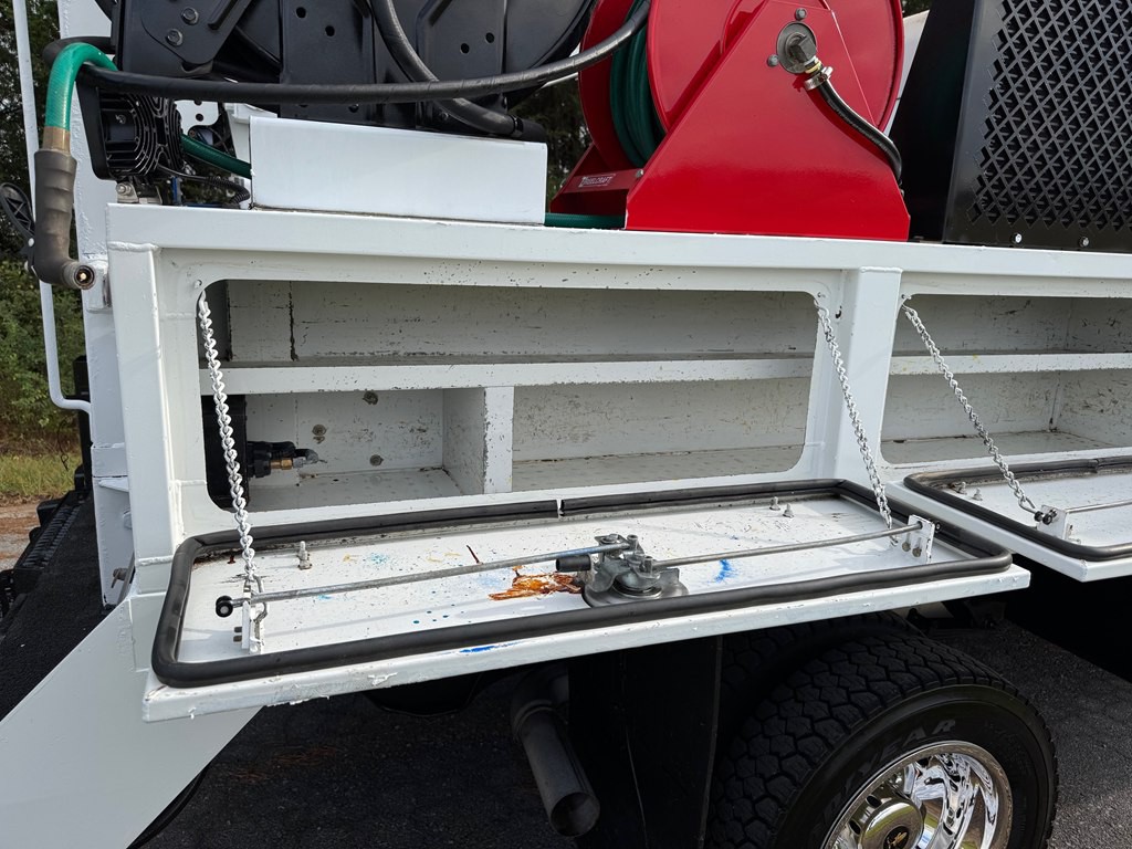 2014 RAM 5500 Image 17