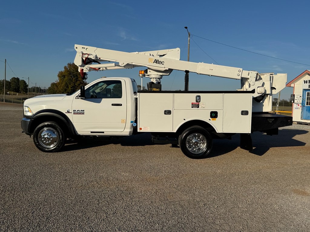 2016 RAM 5500 Image 4