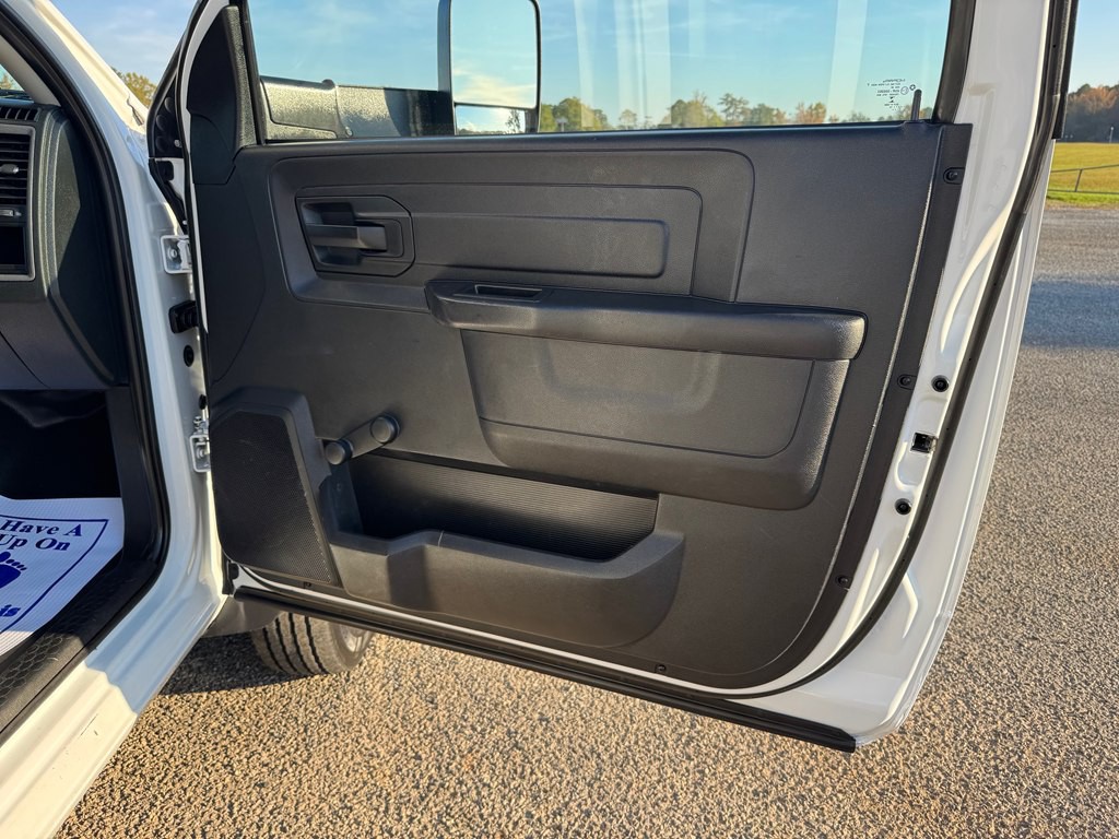 2016 RAM 5500 Image 12