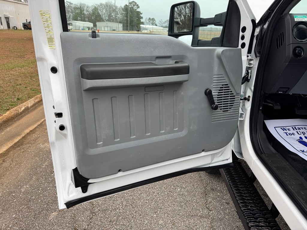 2011 Ford F-350 Image 10