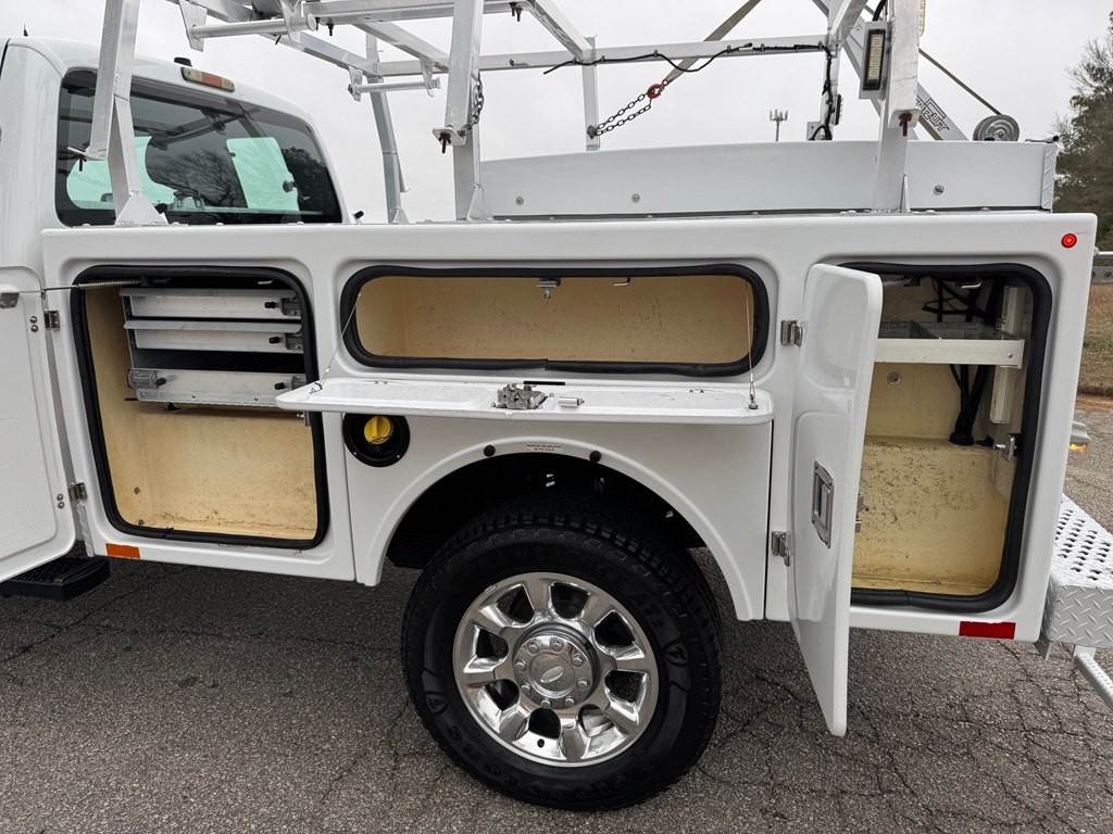 2011 Ford F-350 Image 21