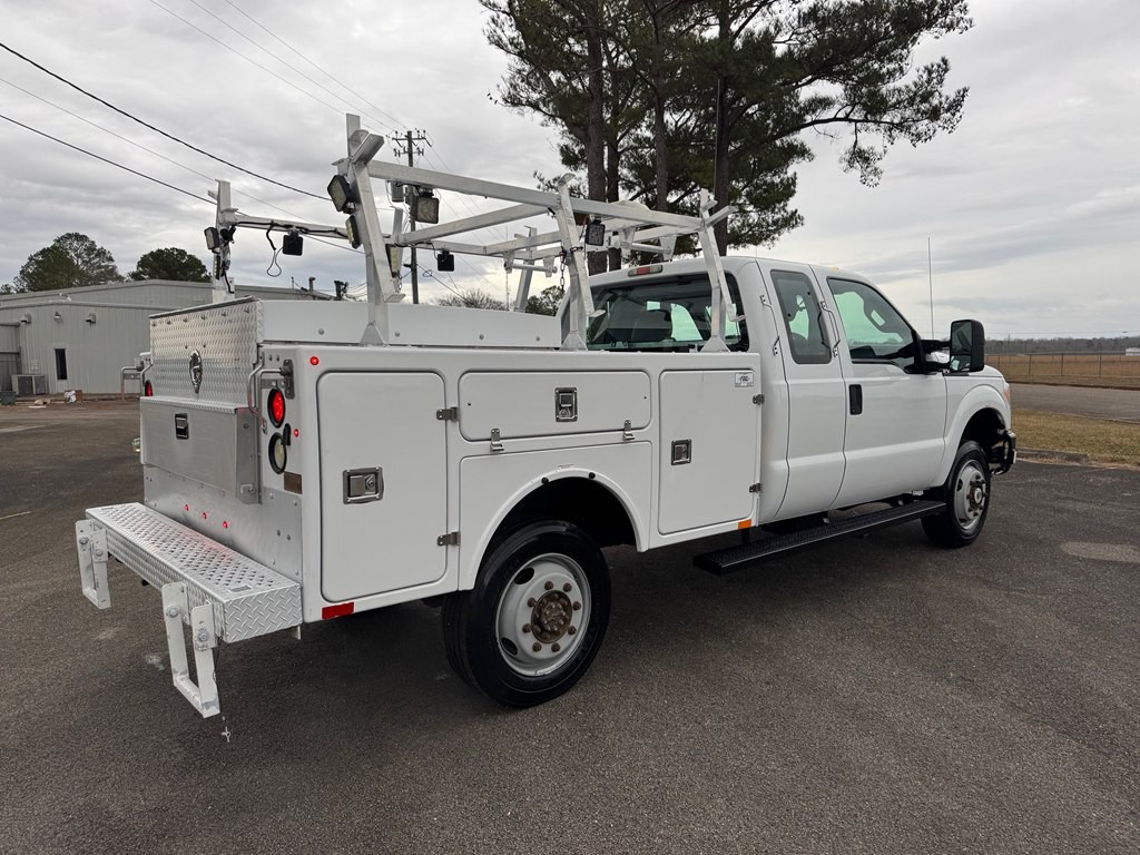 2011 Ford F-350 Image 6