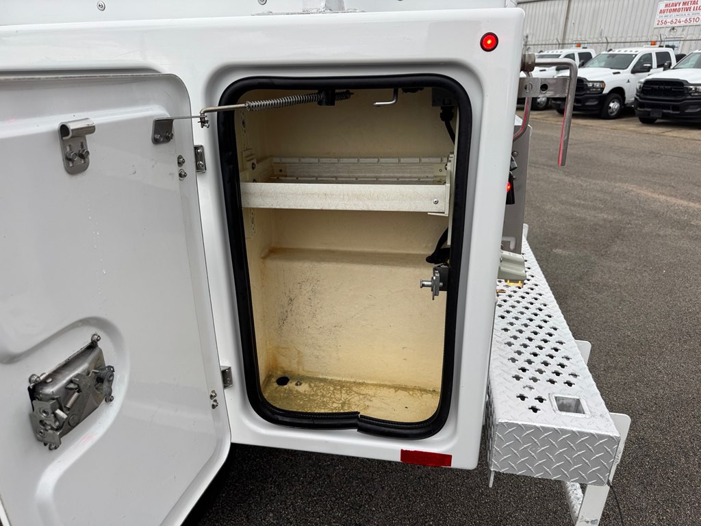 2011 Ford F-350 Image 17