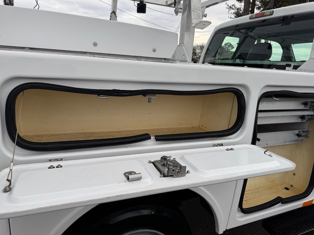 2011 Ford F-350 Image 22