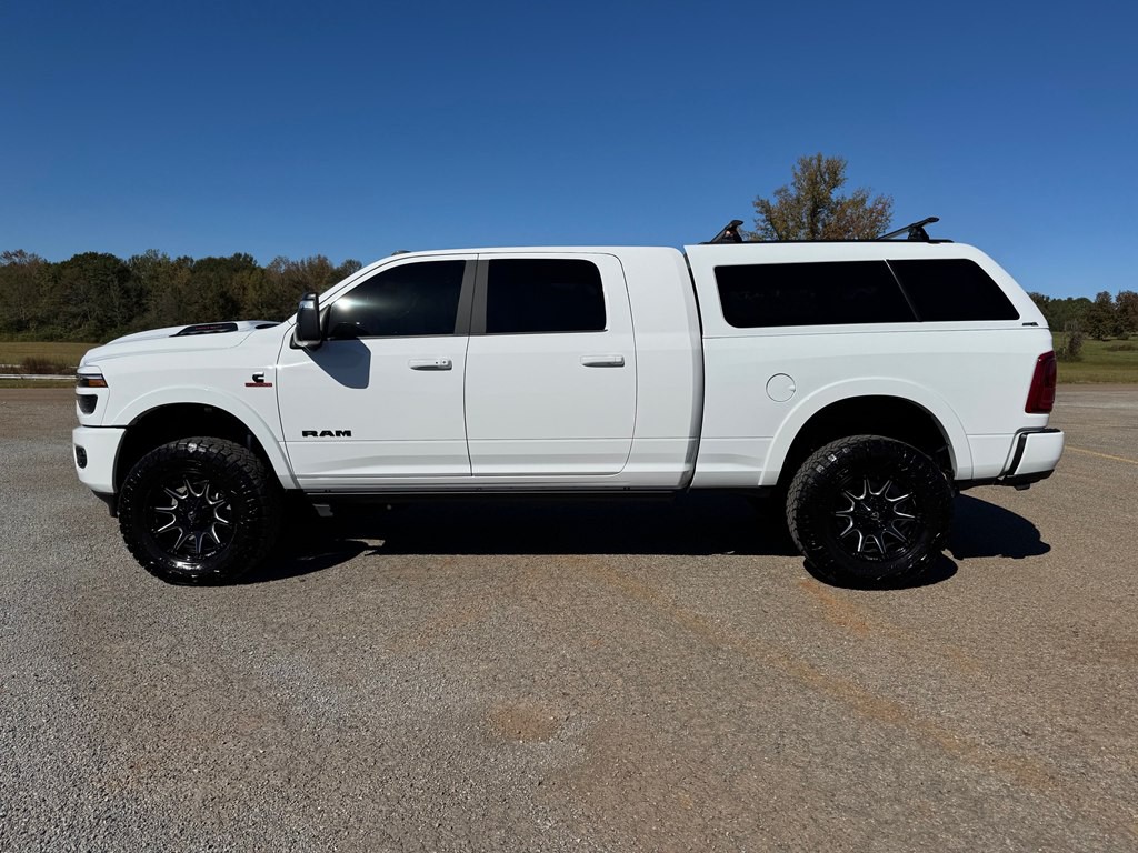 2025 RAM 3500 Image 3