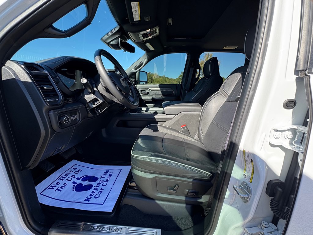 2025 RAM 3500 Image 10