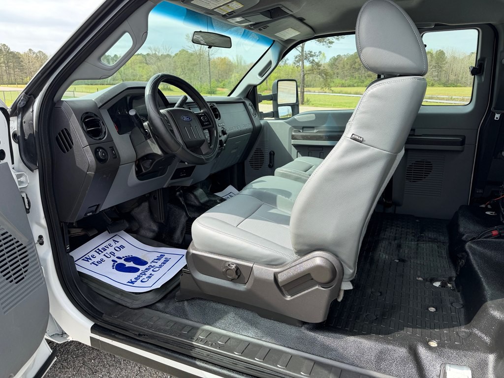 2015 Ford F-250 Image 9