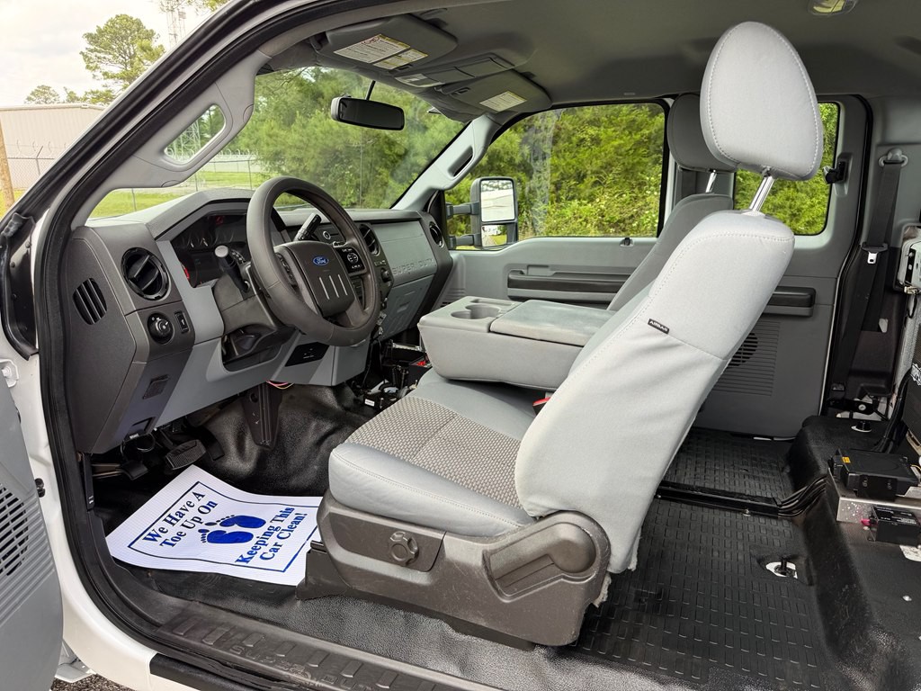 2015 Ford F-350 Image 9