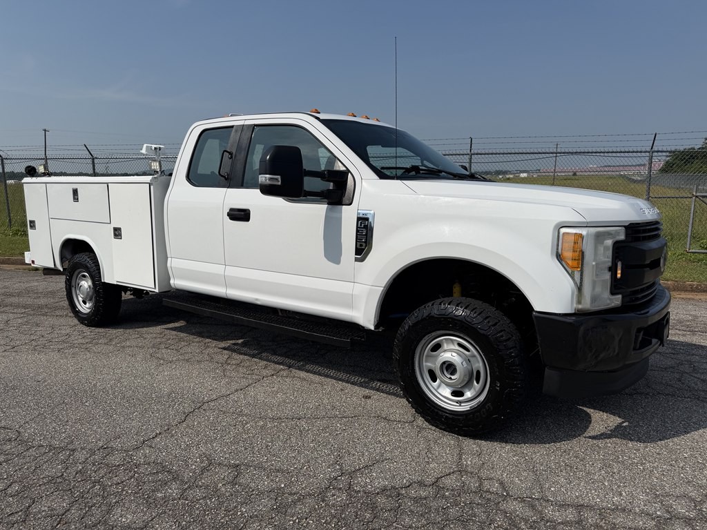 2017 Ford F-350 Image 2