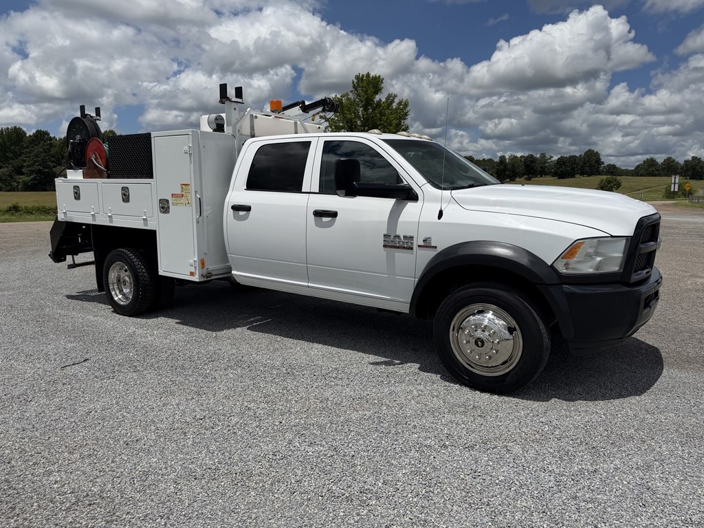 2015 RAM 5500 Image 2