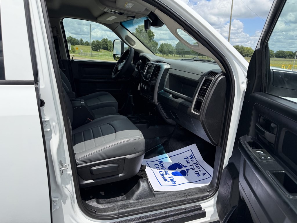 2015 RAM 5500 Image 11