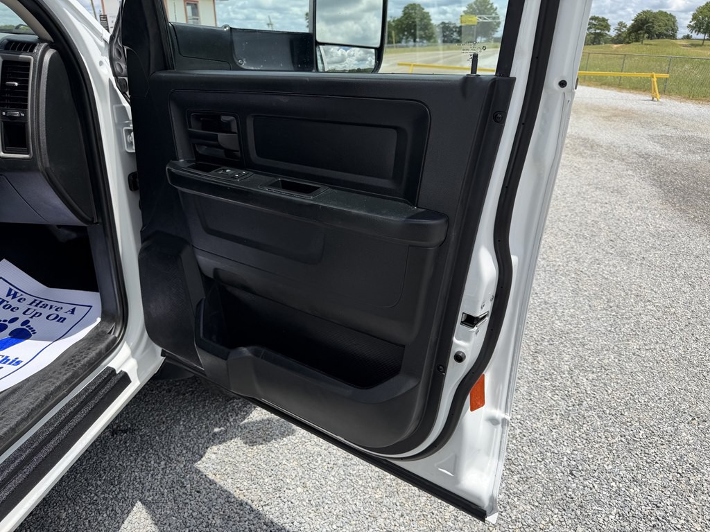 2015 RAM 5500 Image 12