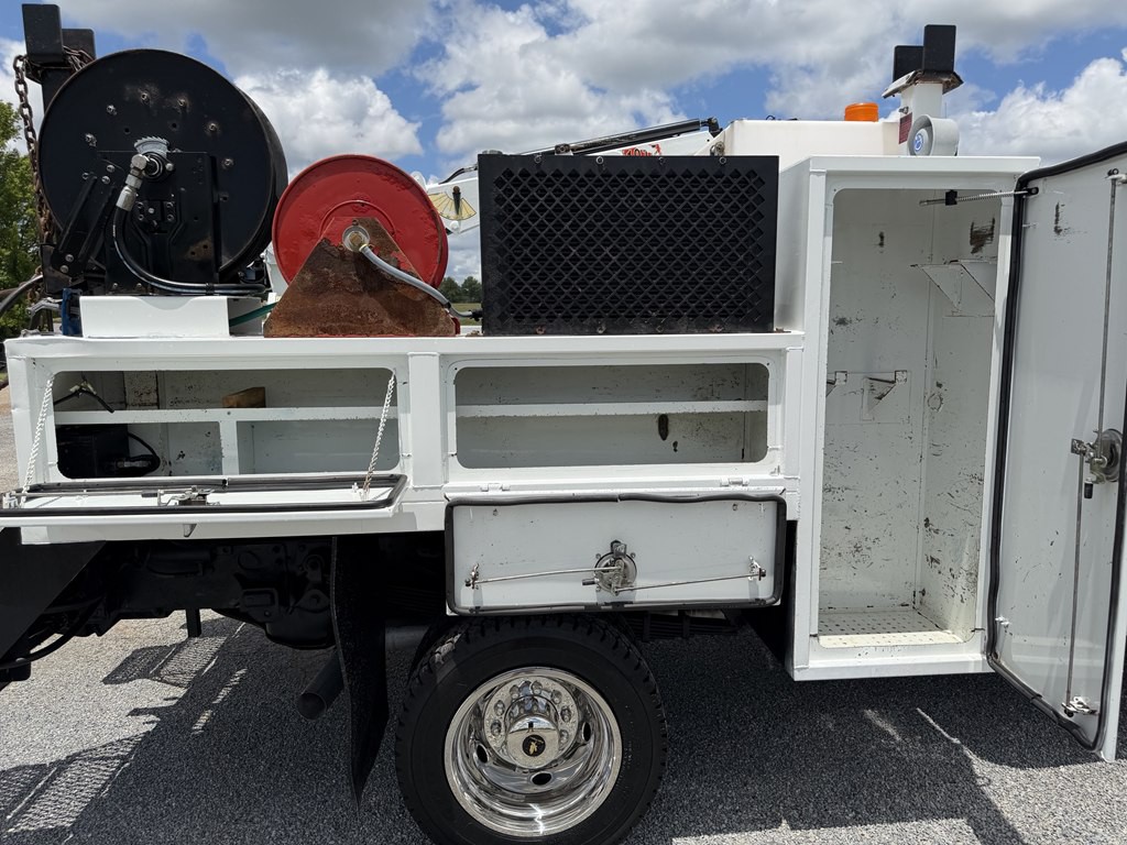2015 RAM 5500 Image 18