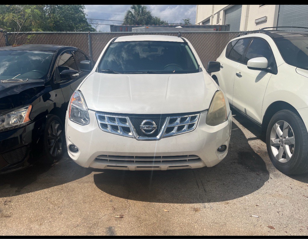 2013 Nissan Rogue Image 2