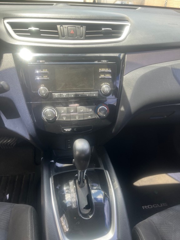 2015 Nissan Rogue Image 11