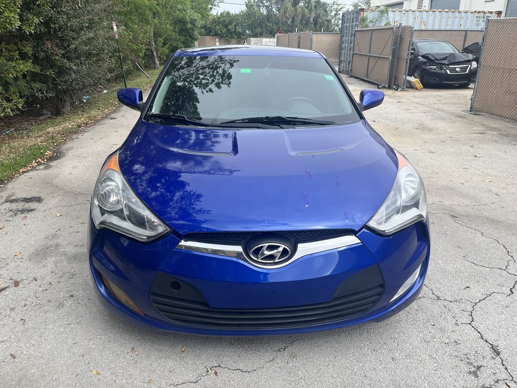 2012 Hyundai Veloster Image 2