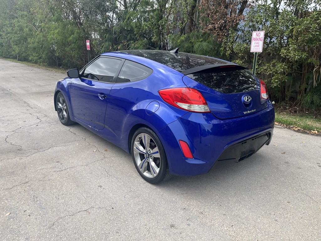 2012 Hyundai Veloster Image 3