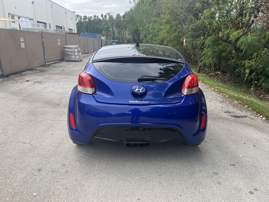 2012 Hyundai Veloster Image 5