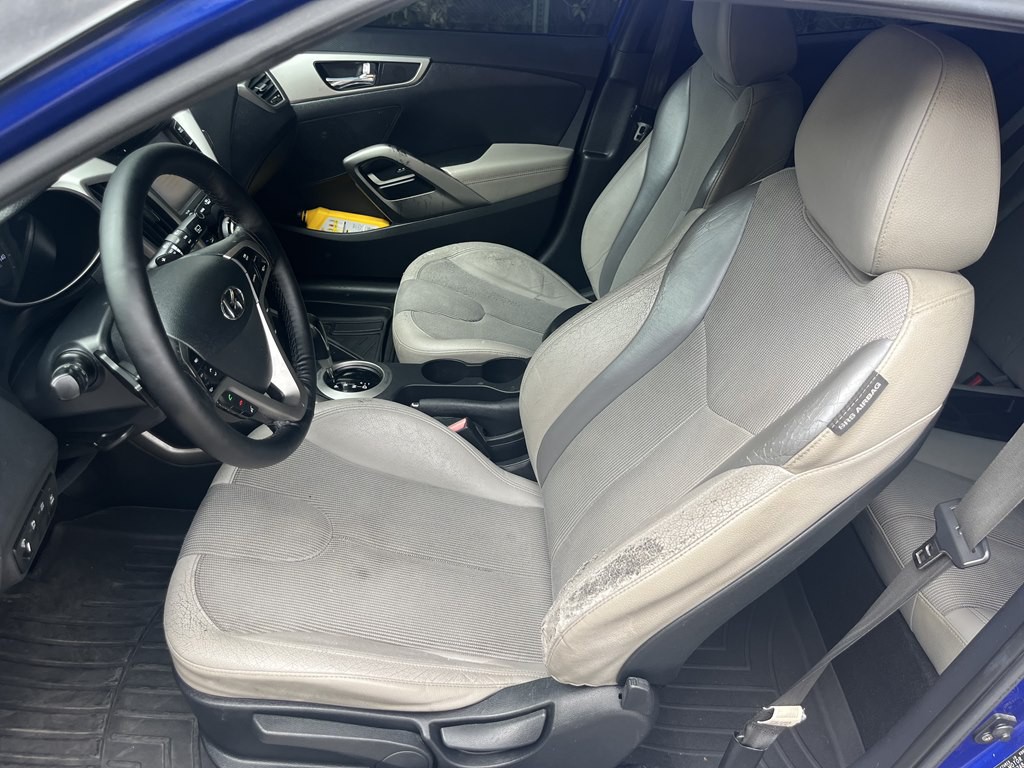 2012 Hyundai Veloster Image 12