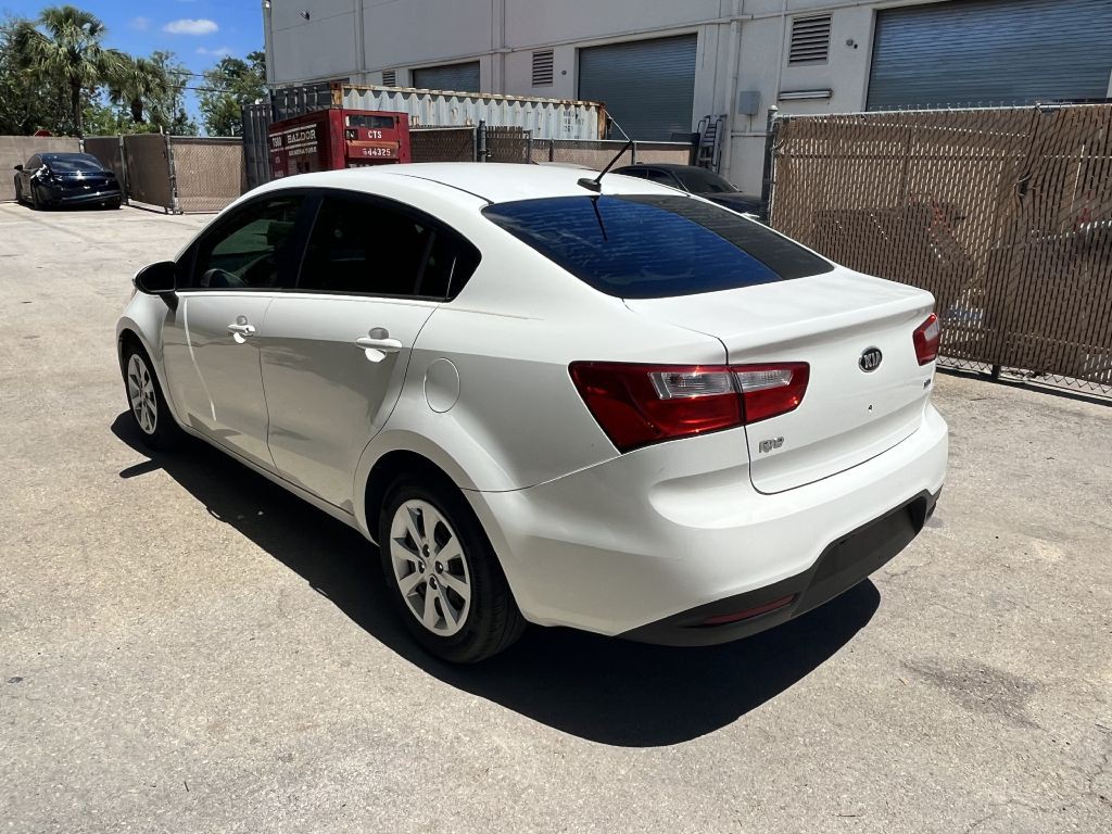 2015 Kia Rio Image 3